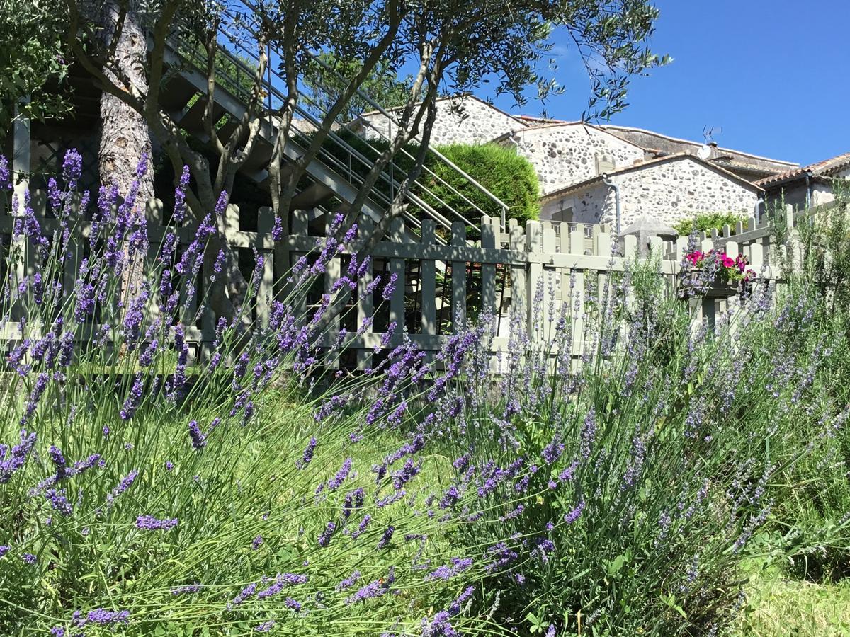 La Cabane De Pepe Emilien Bed & Breakfast Chomérac Dış mekan fotoğraf